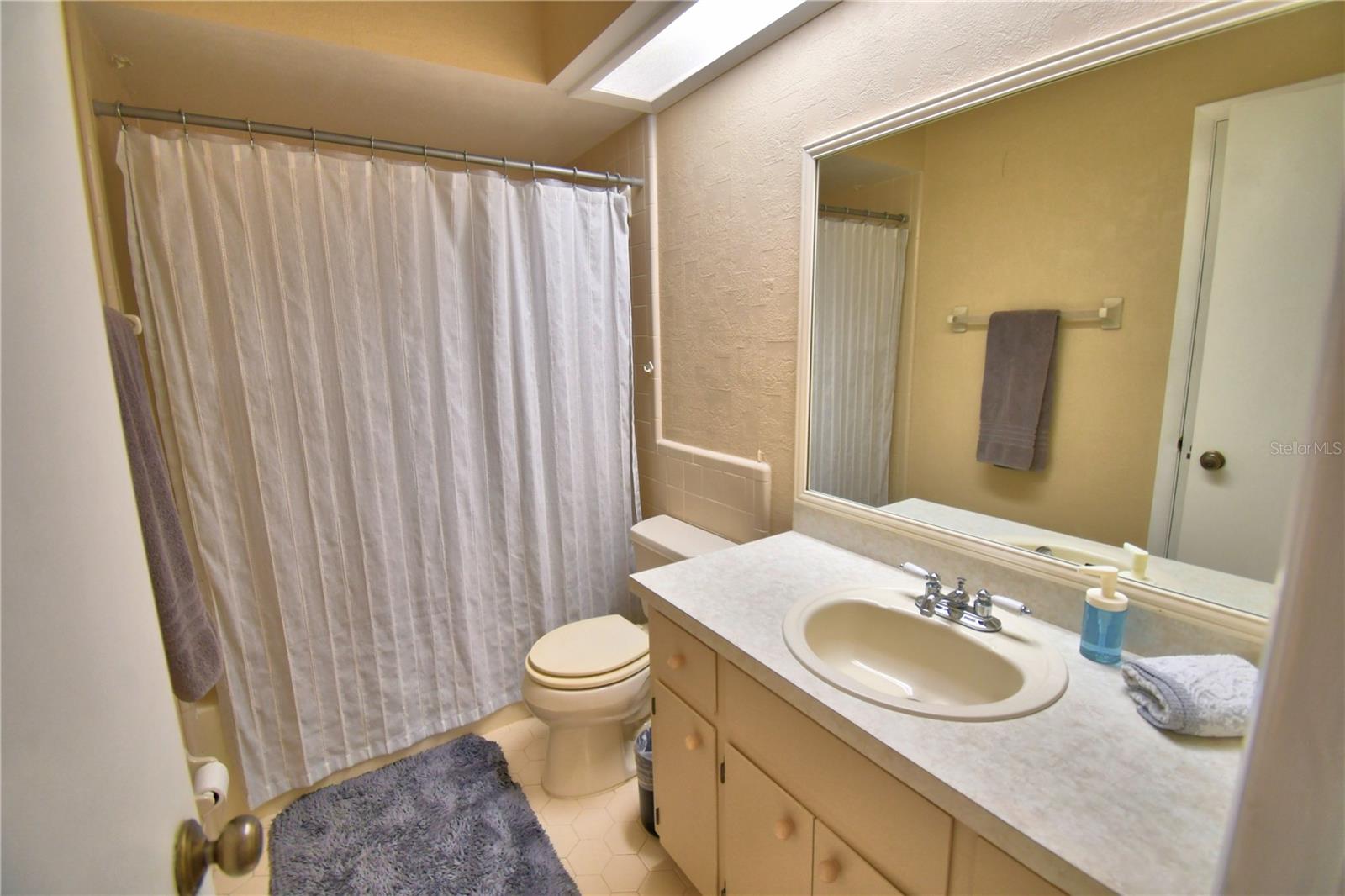 Image 26 of 49 For 469 Muirfield Court