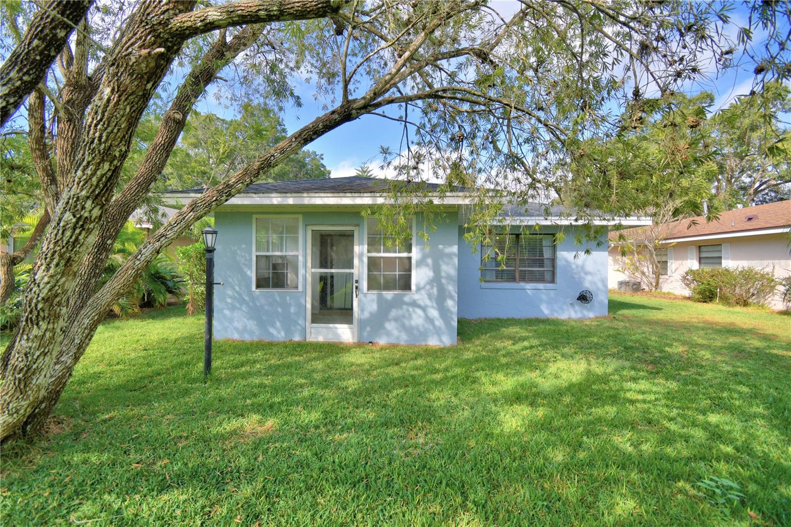 Image 37 of 49 For 469 Muirfield Court