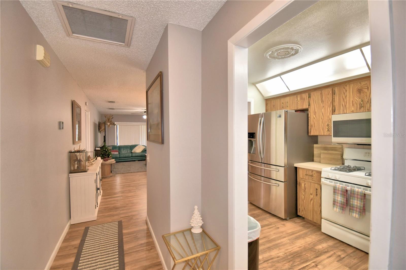 Image 9 of 49 For 469 Muirfield Court