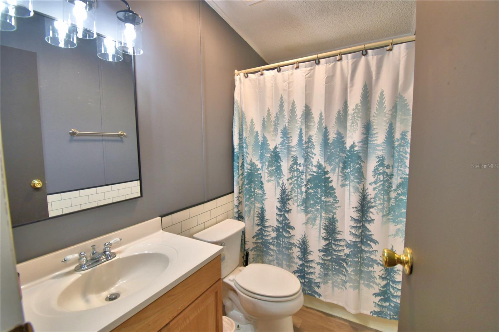 Image 22 of 48 For 1813 Pauline Drive