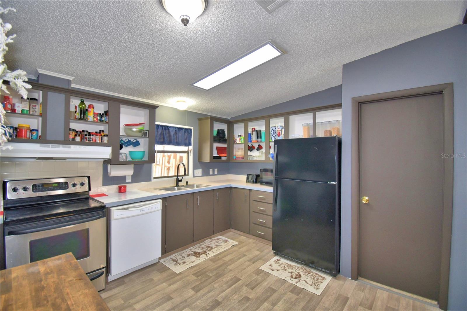 Image 7 of 48 For 1813 Pauline Drive