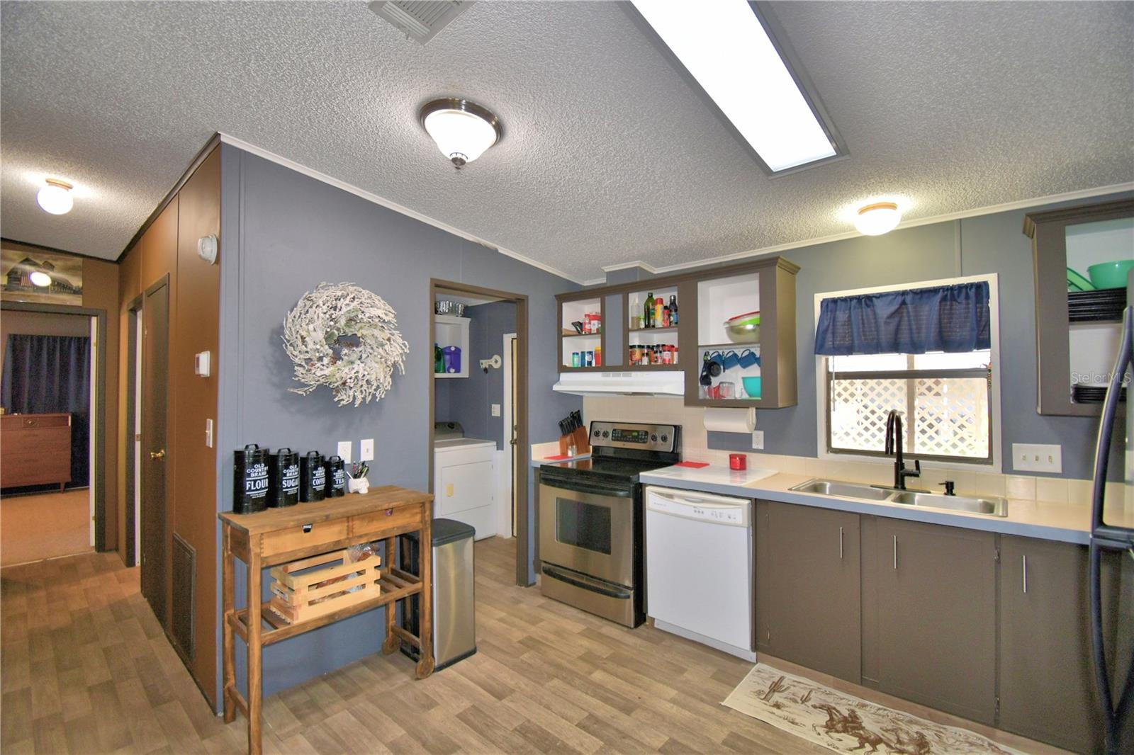 Image 8 of 48 For 1813 Pauline Drive