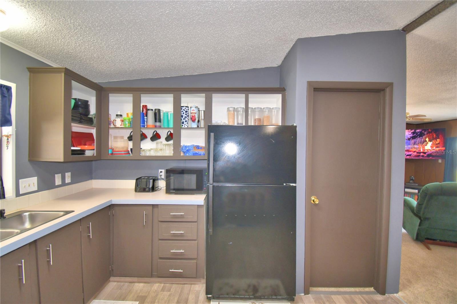 Image 9 of 48 For 1813 Pauline Drive