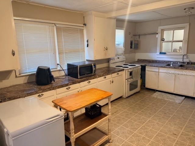 Image 8 of 11 For 725 Socrum Loop Road