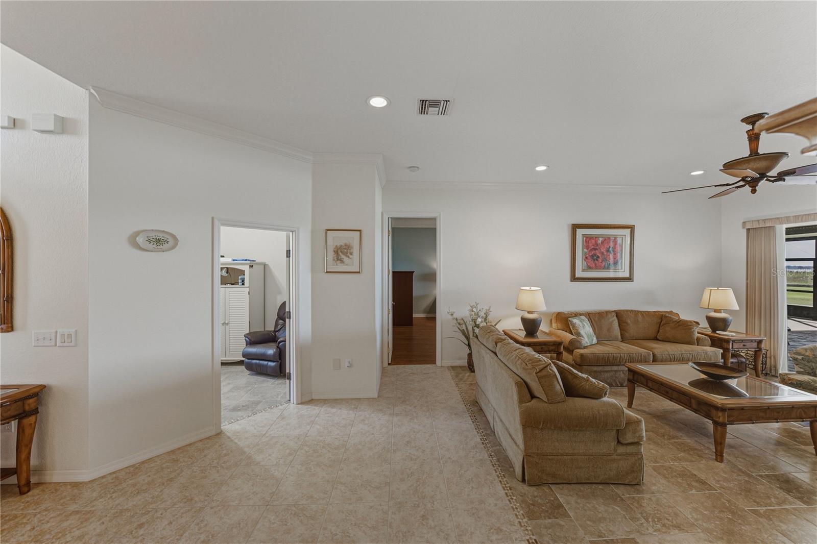 Image 18 of 100 For 4025 Sable Loop Drive