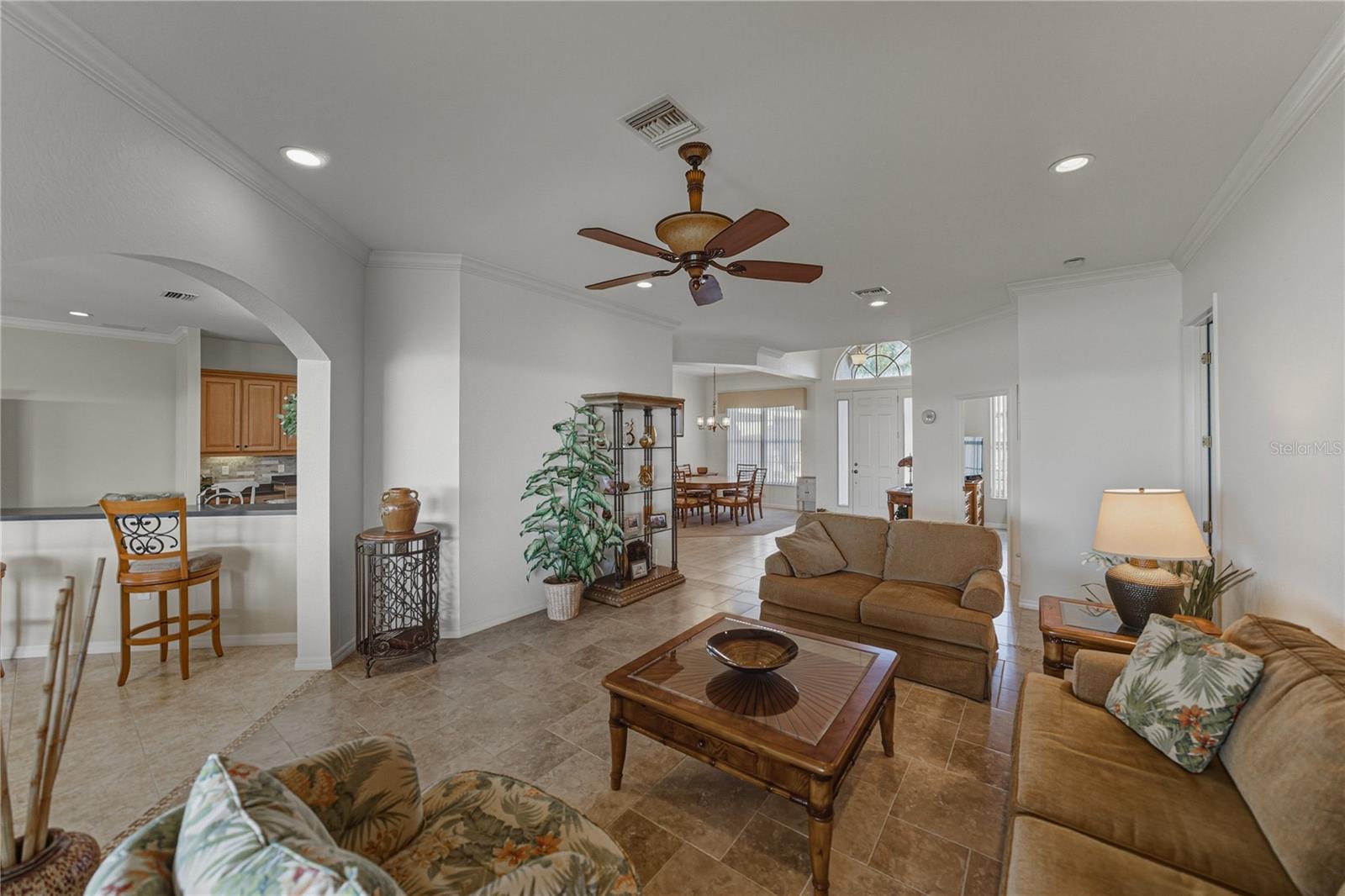 Image 24 of 100 For 4025 Sable Loop Drive