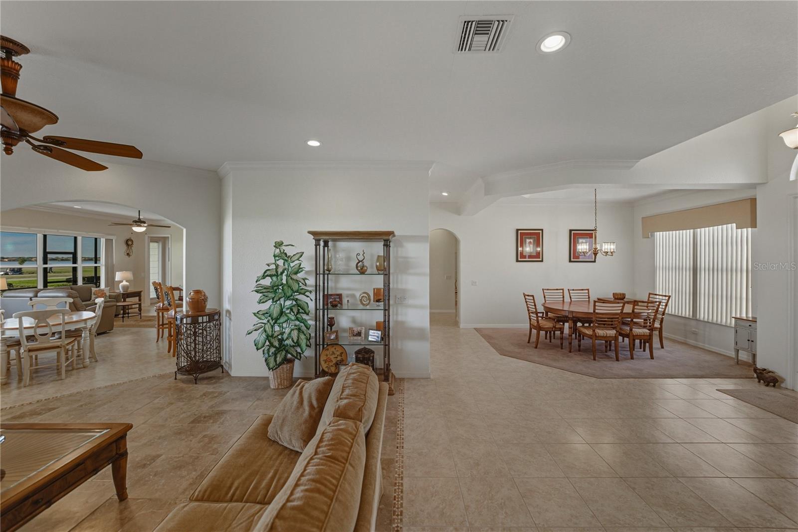 Image 26 of 100 For 4025 Sable Loop Drive