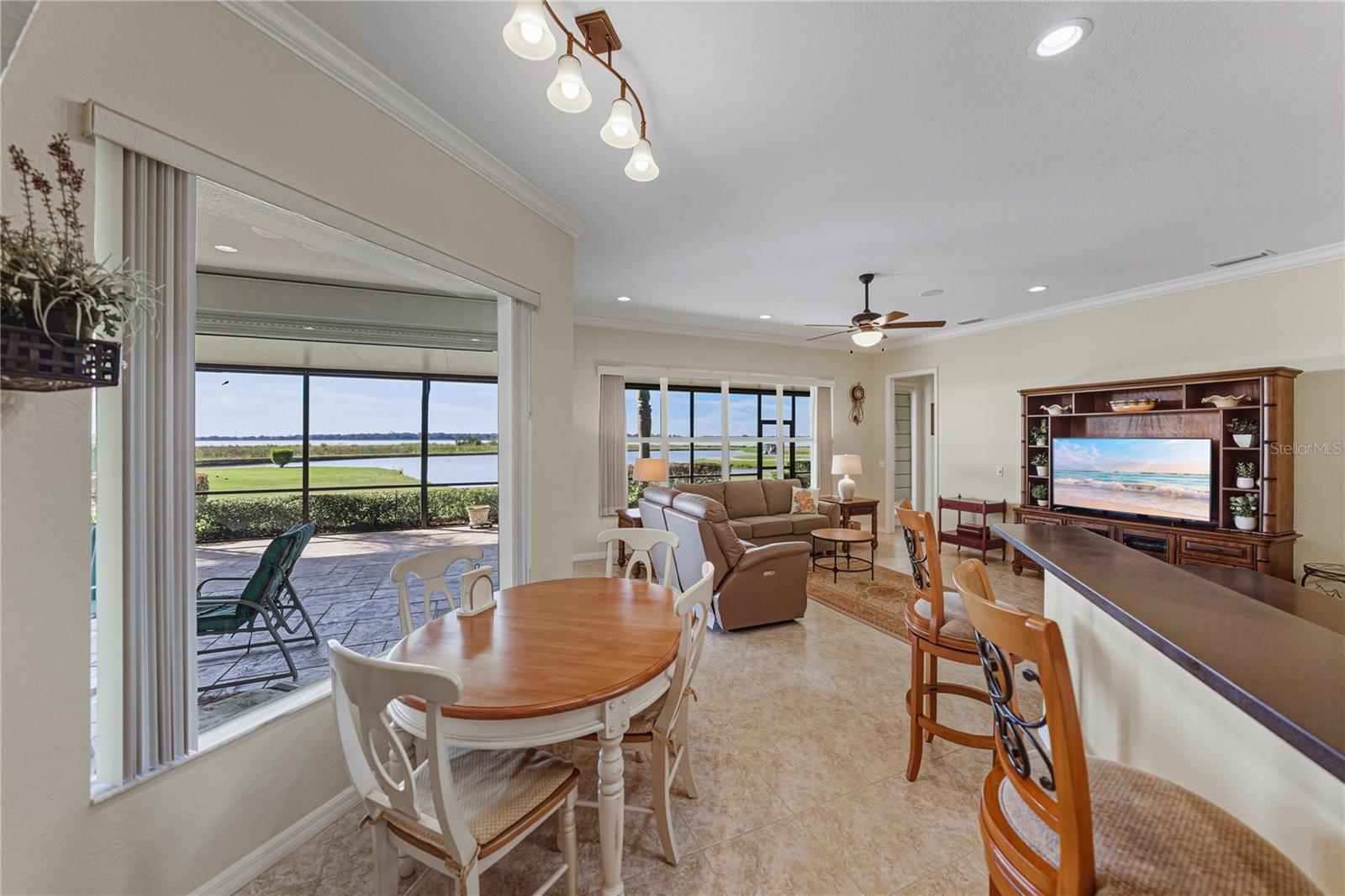 Image 27 of 100 For 4025 Sable Loop Drive