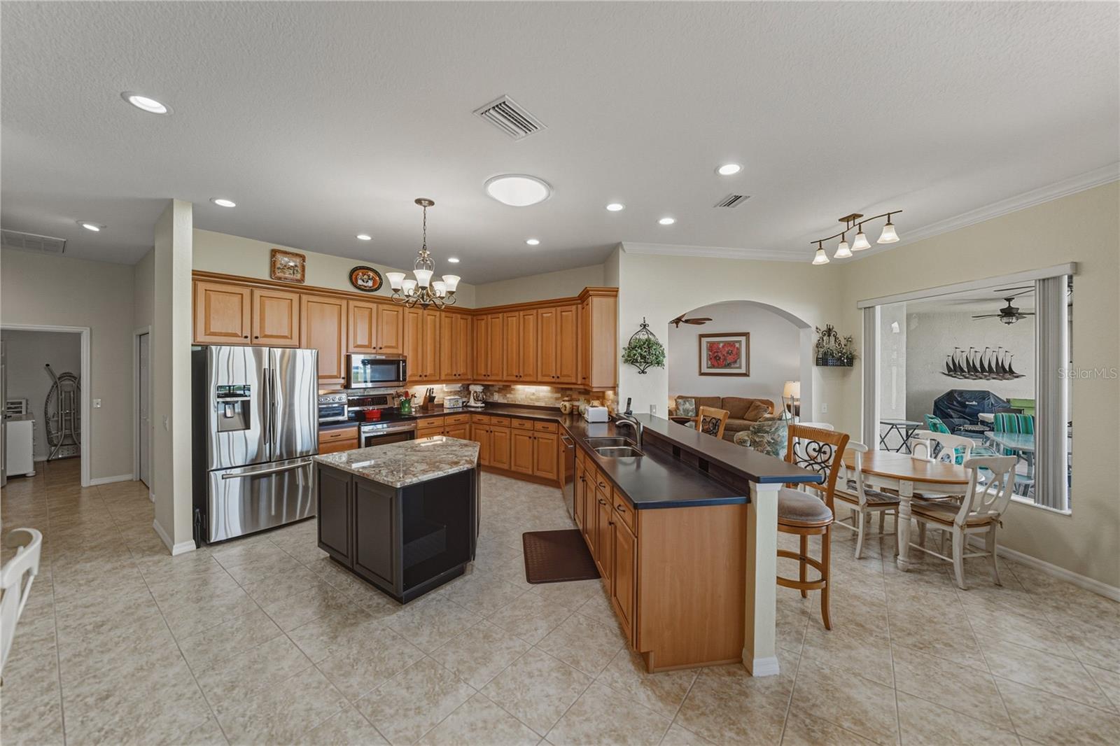 Image 31 of 100 For 4025 Sable Loop Drive