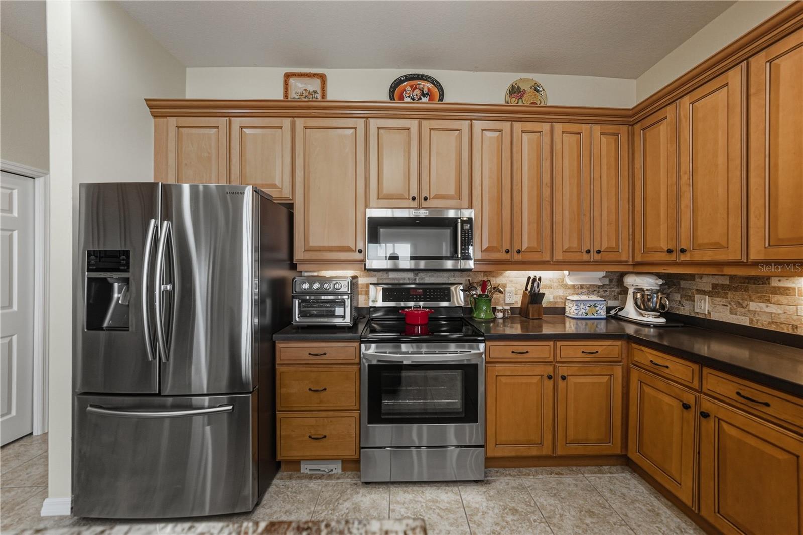 Image 33 of 100 For 4025 Sable Loop Drive