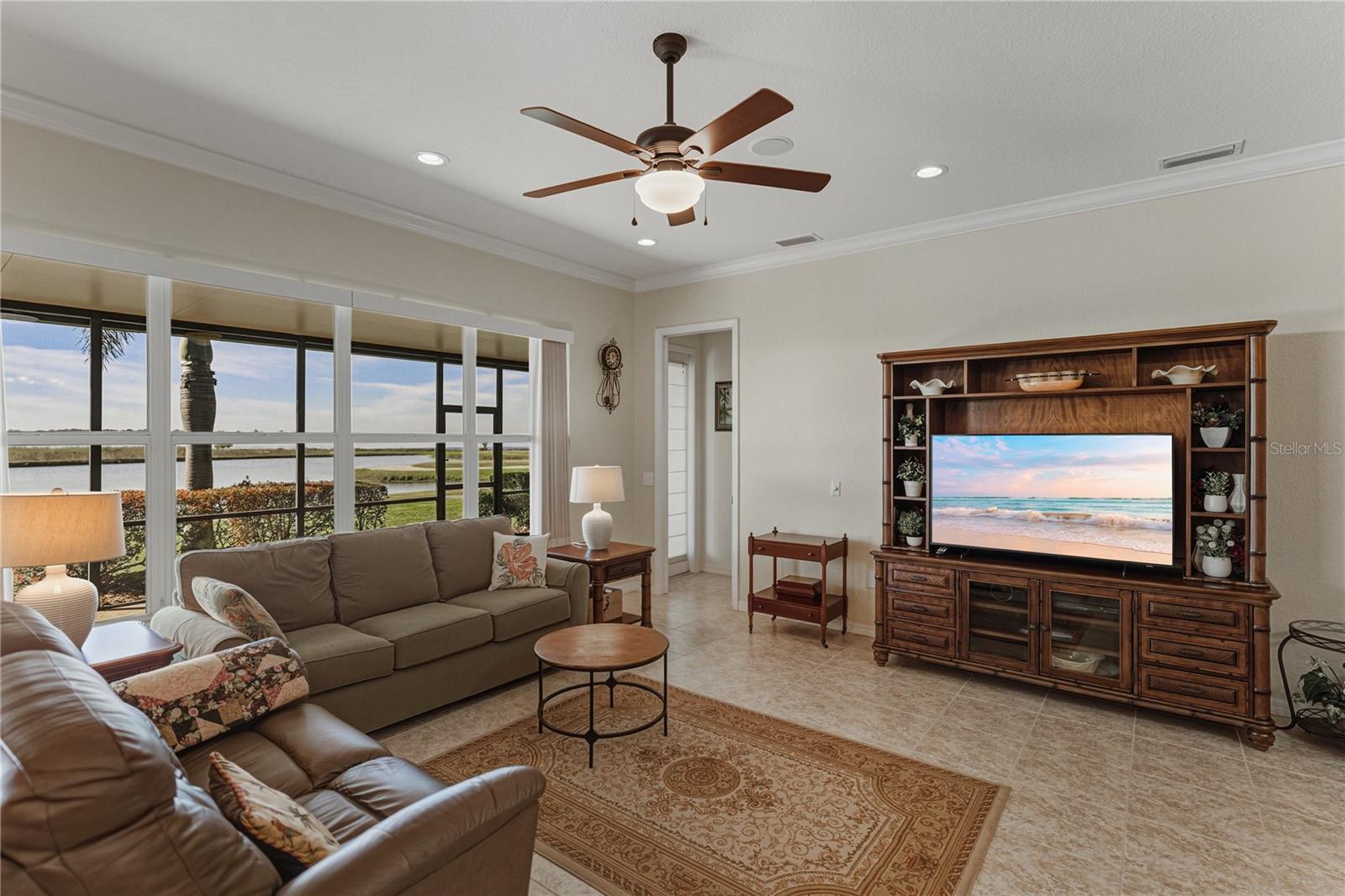 Image 38 of 100 For 4025 Sable Loop Drive