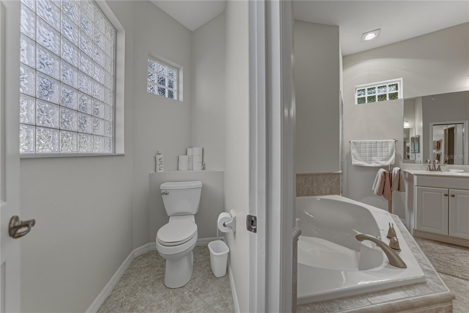 Image 53 of 100 For 4025 Sable Loop Drive