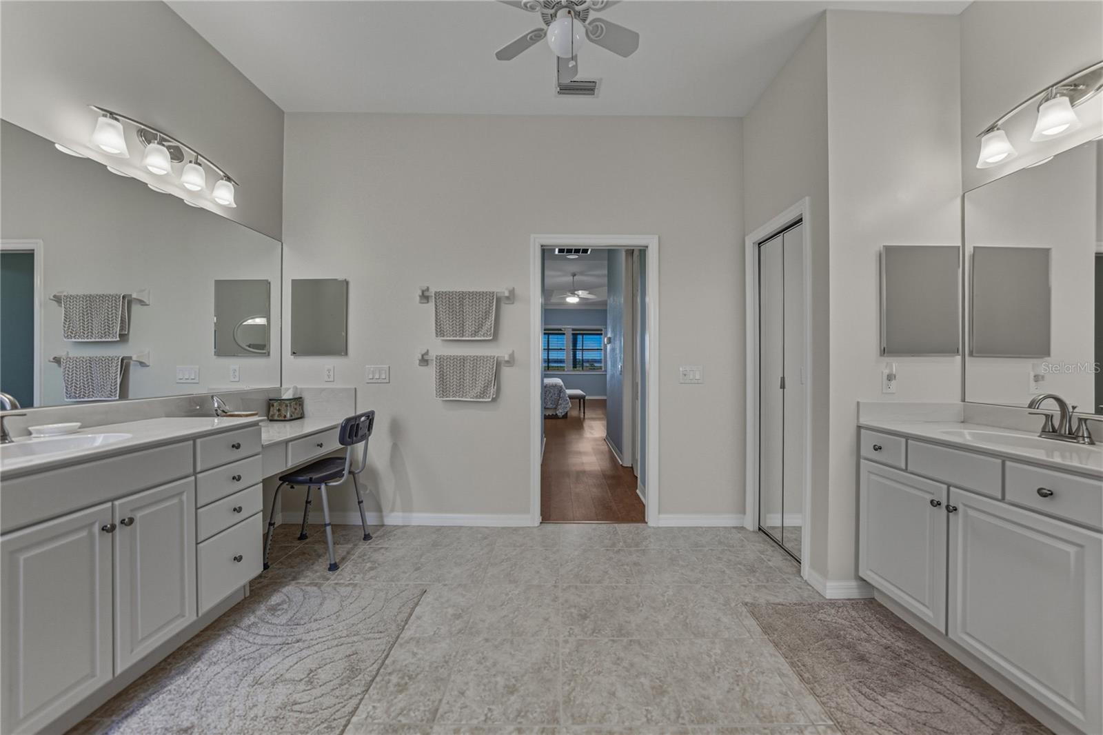 Image 55 of 100 For 4025 Sable Loop Drive