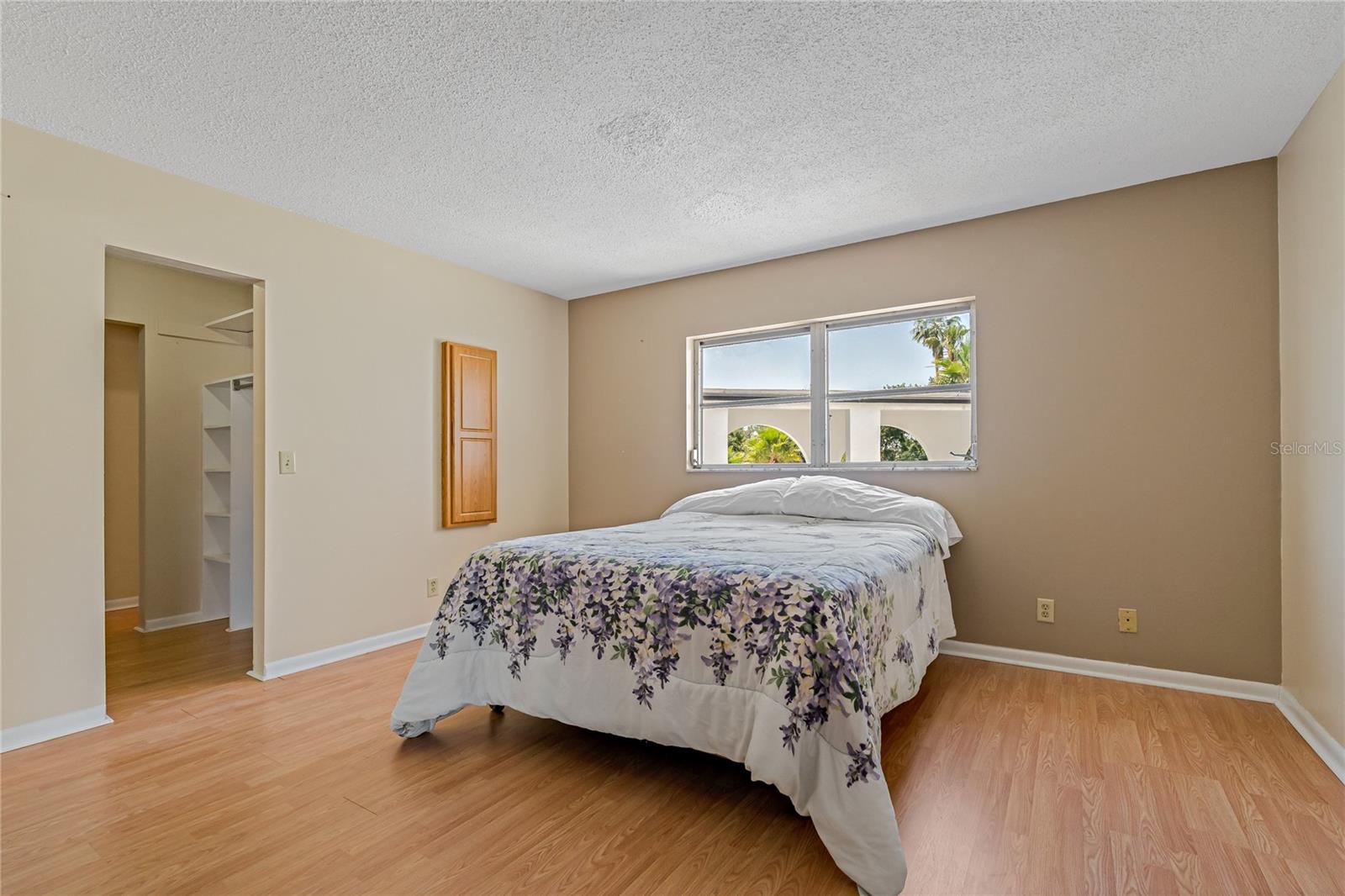 Image 15 of 48 For 100 El Camino Dr  309