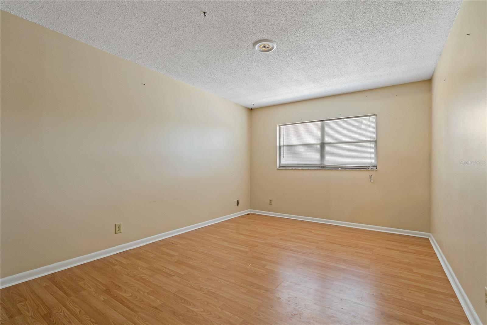 Image 21 of 48 For 100 El Camino Dr  309