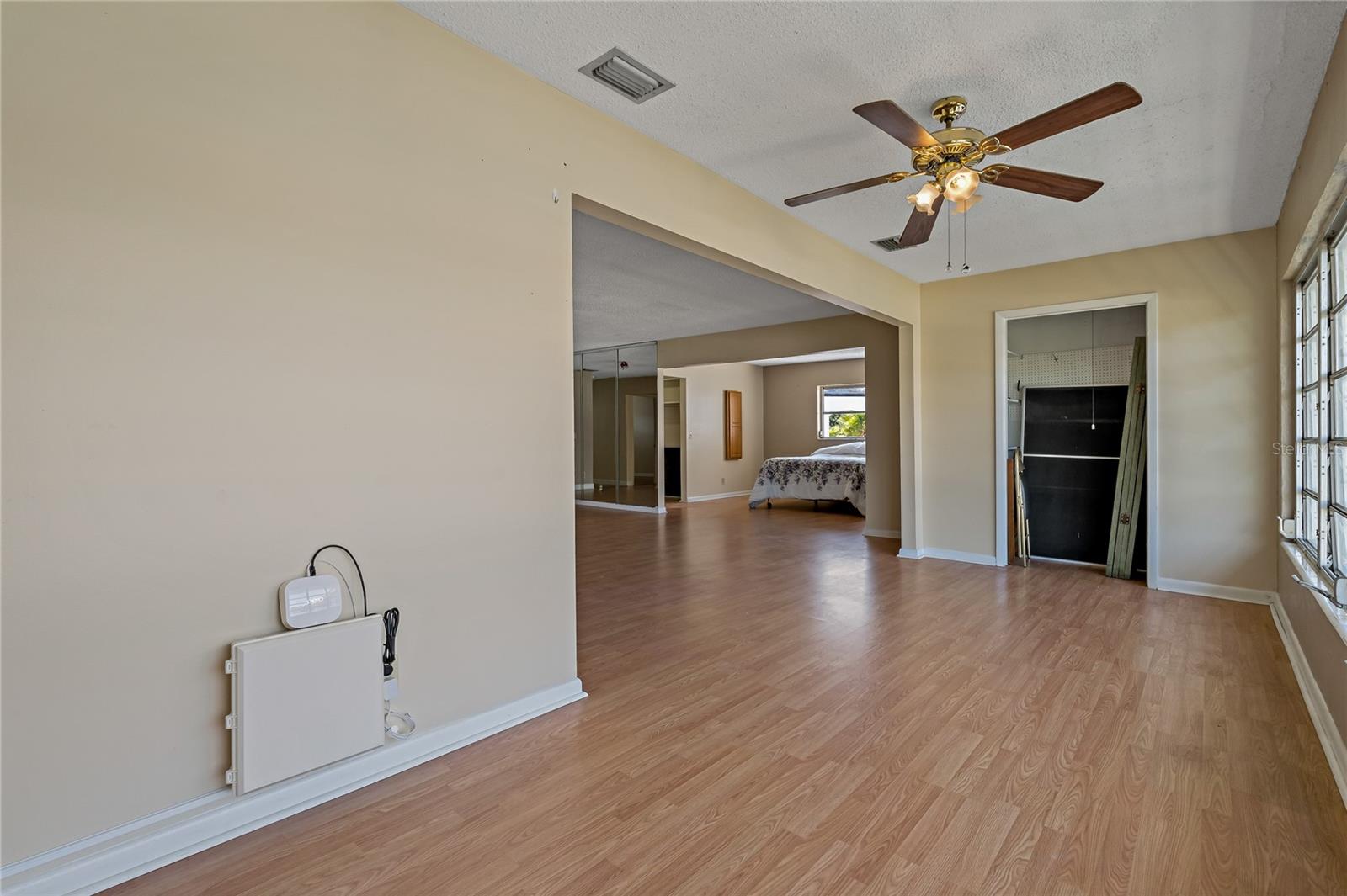 Image 26 of 48 For 100 El Camino Dr  309