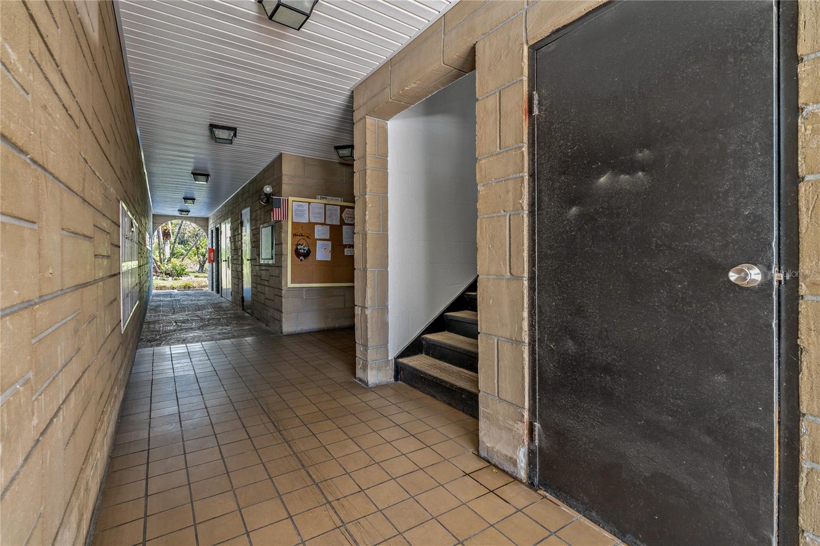 Image 29 of 48 For 100 El Camino Dr  309