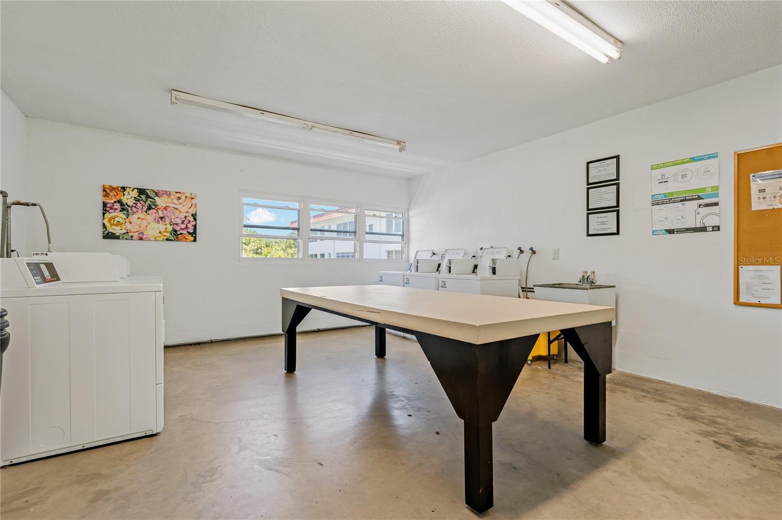 Image 30 of 48 For 100 El Camino Dr  309