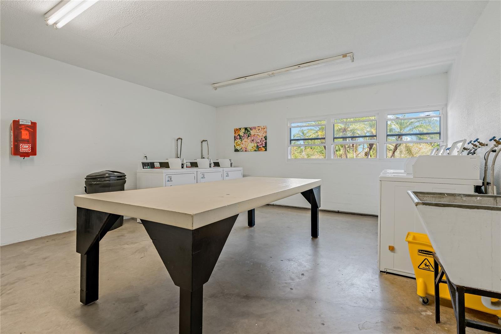 Image 31 of 48 For 100 El Camino Dr  309