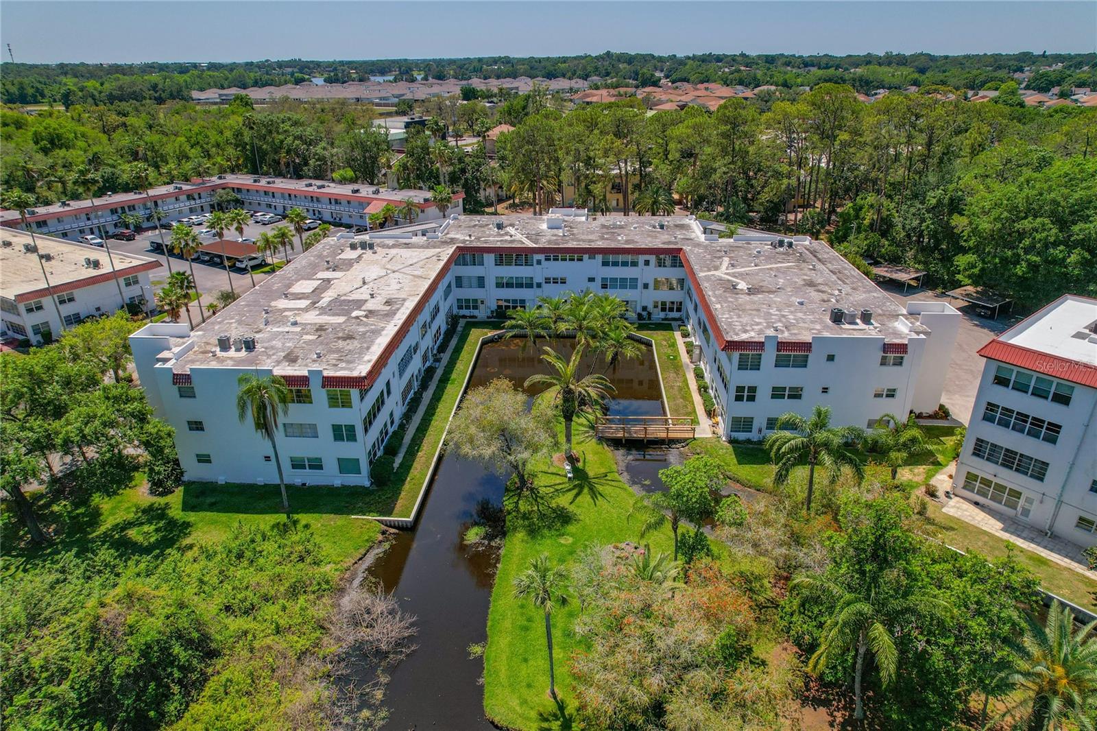 Image 41 of 48 For 100 El Camino Dr  309