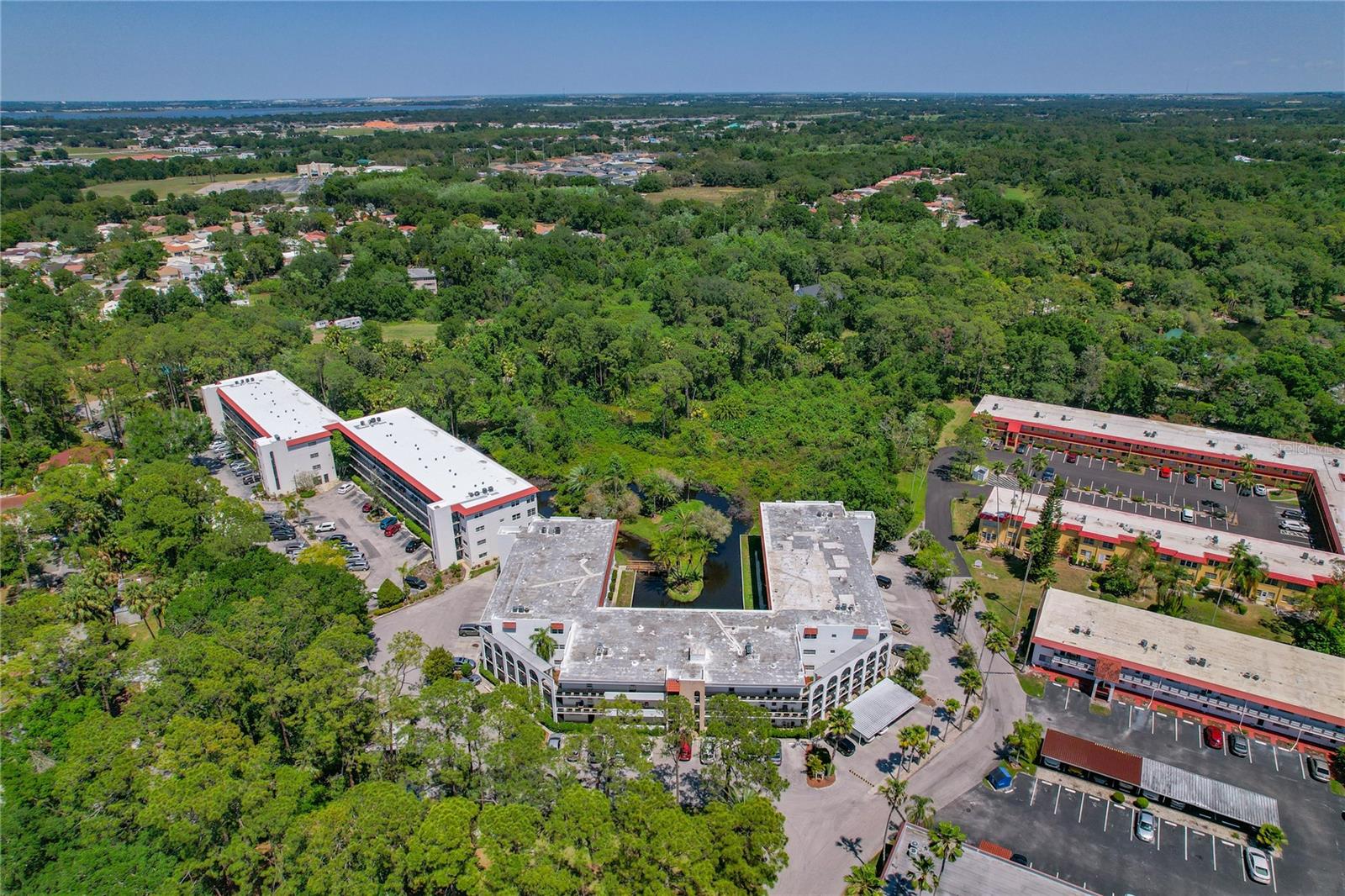 Image 44 of 48 For 100 El Camino Dr  309