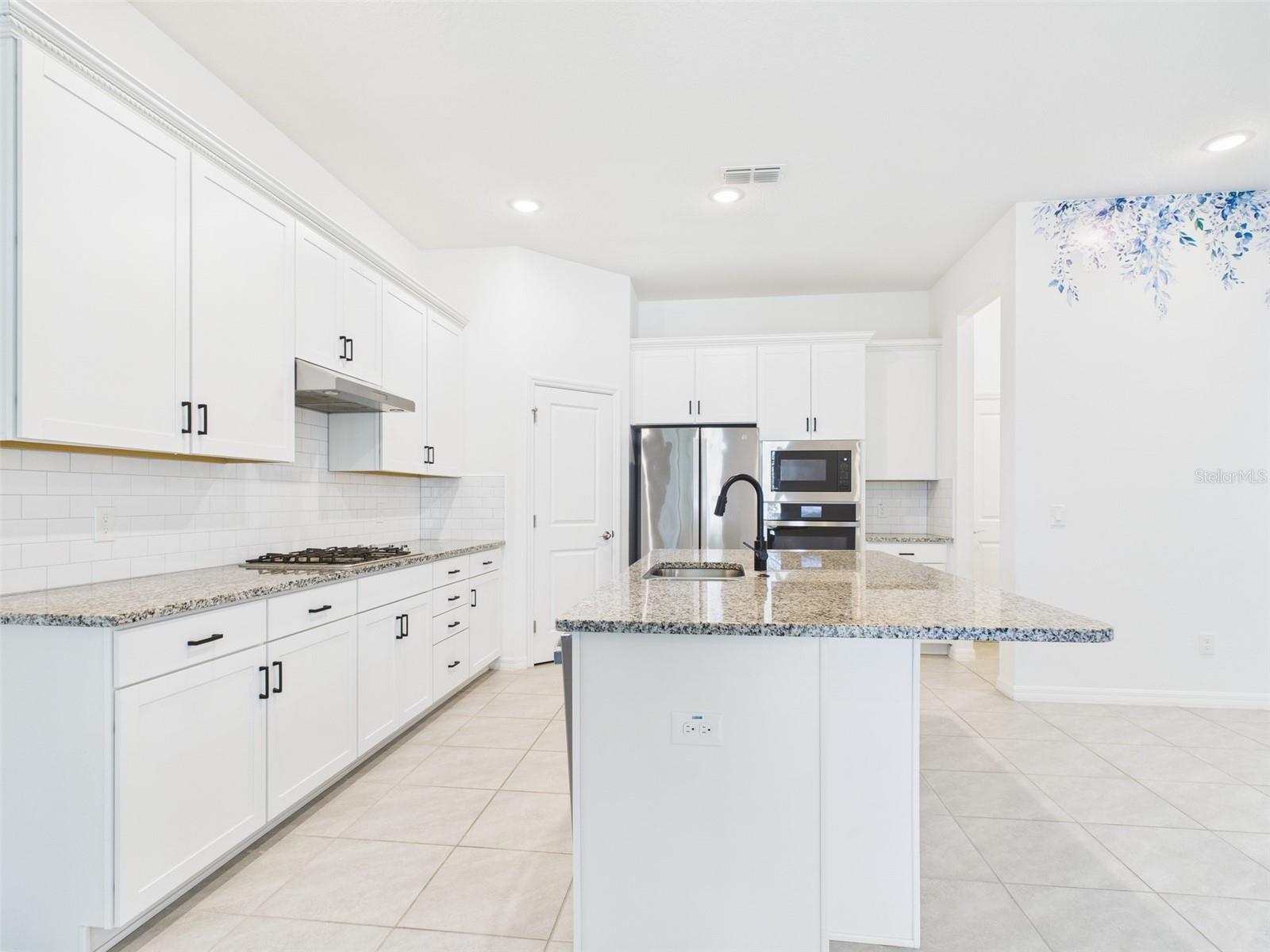 Image 13 of 49 For 2033 Emerald Springs Drive