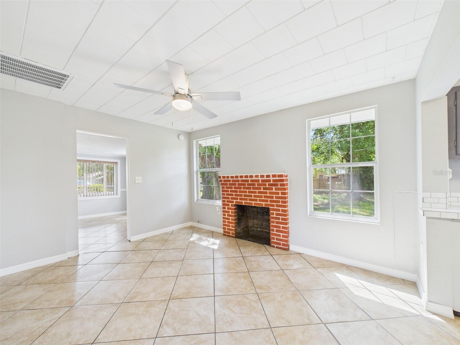 Image 12 of 84 For 348 Gordon Avenue