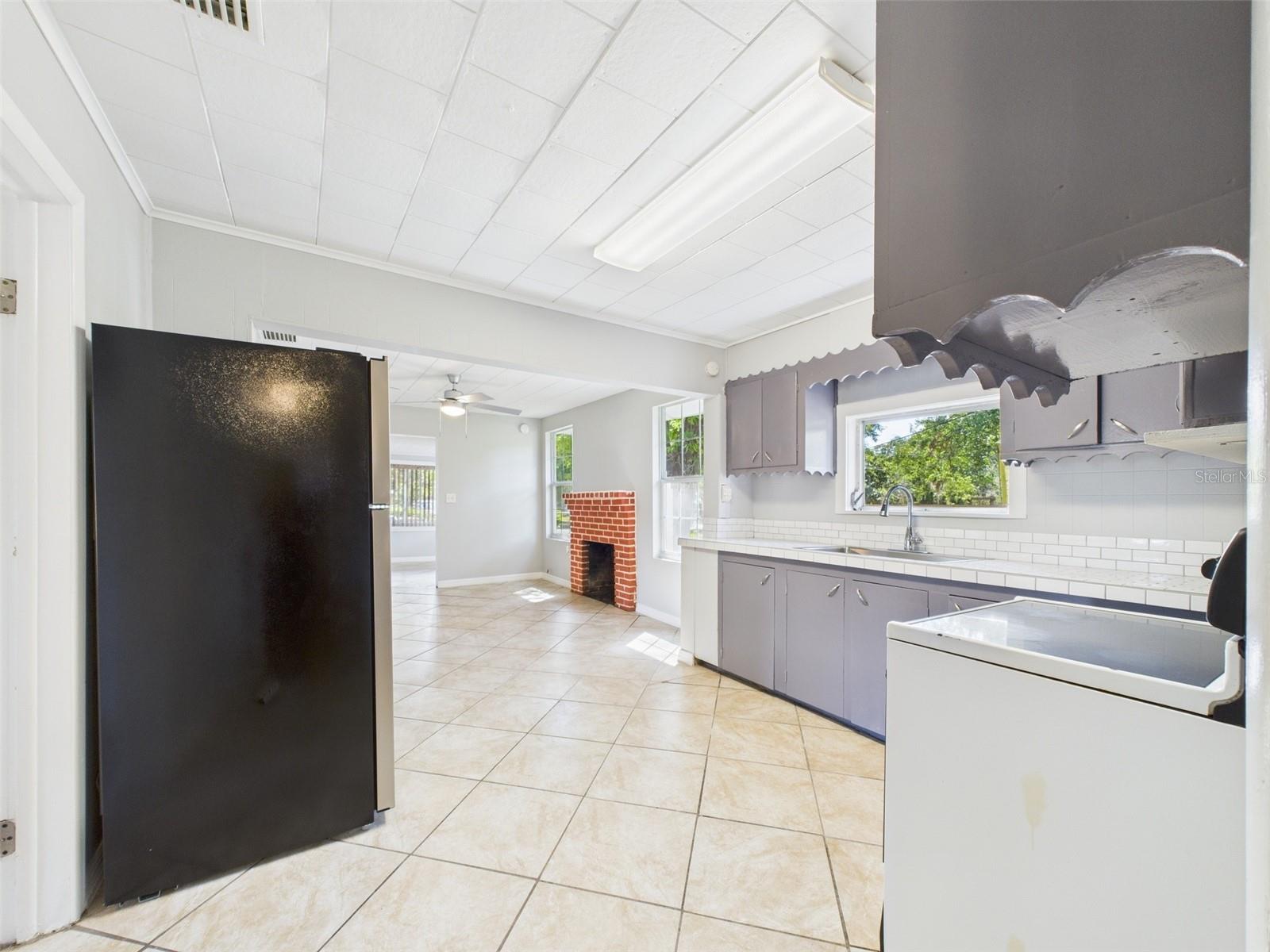 Image 14 of 84 For 348 Gordon Avenue