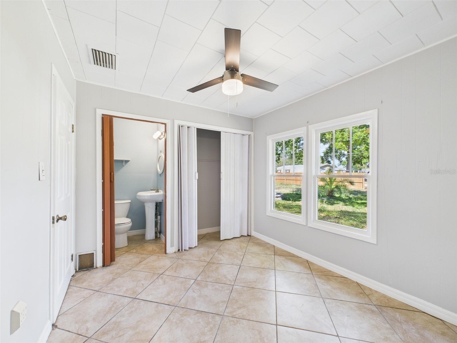 Image 20 of 84 For 348 Gordon Avenue