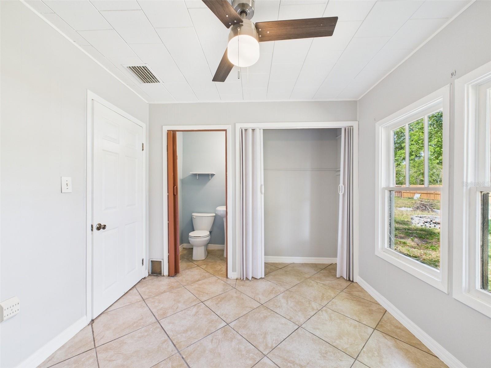 Image 21 of 84 For 348 Gordon Avenue