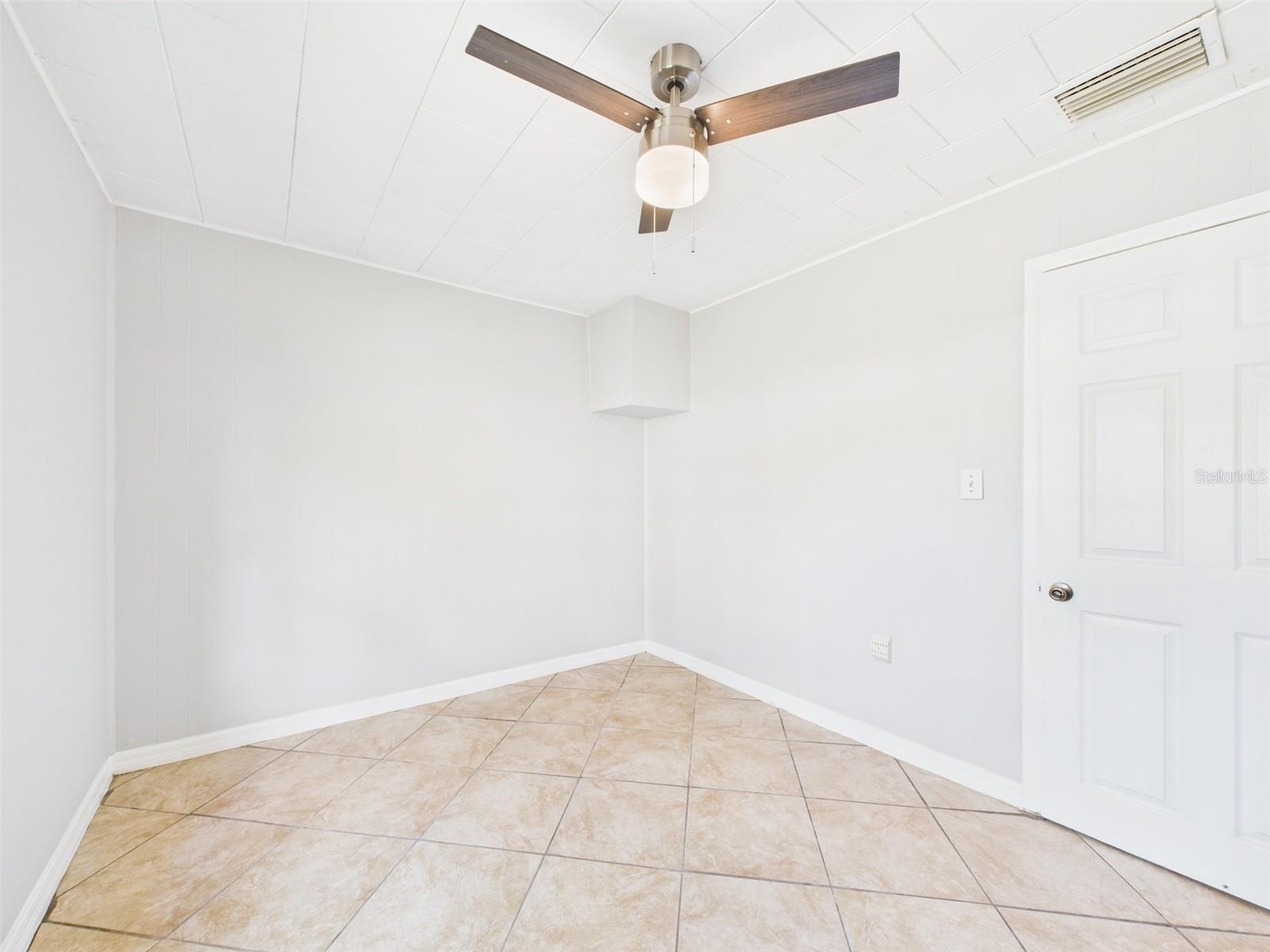 Image 22 of 84 For 348 Gordon Avenue