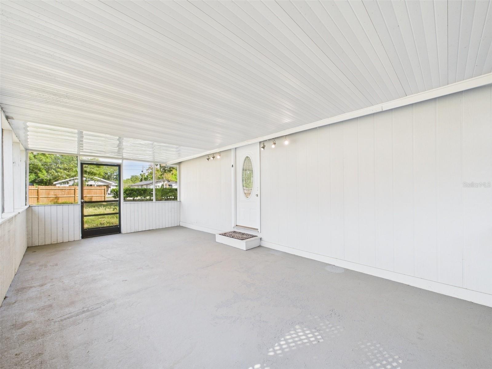 Image 43 of 84 For 348 Gordon Avenue