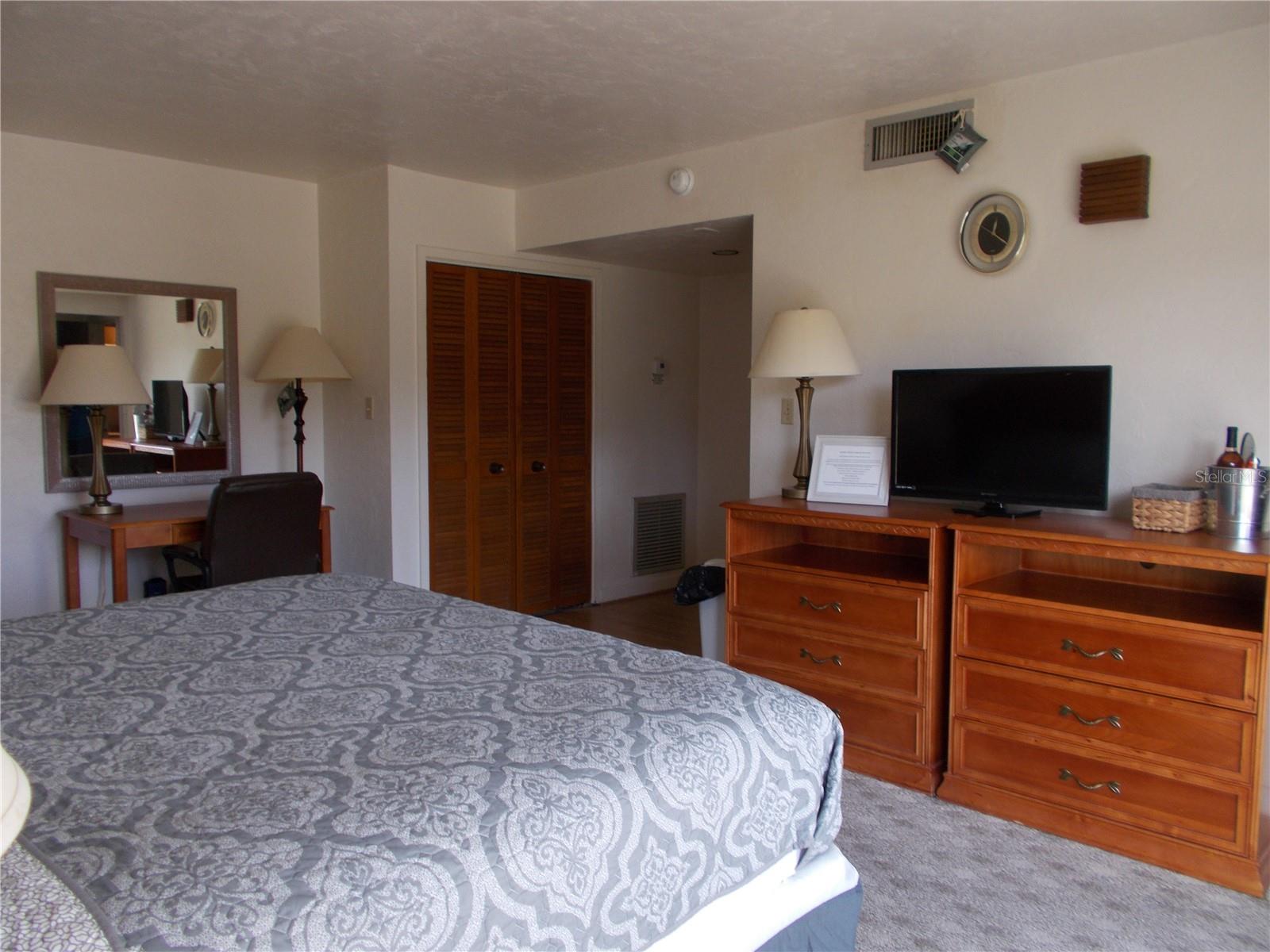 Image 12 of 23 For 543 Maple Leaf Court 543