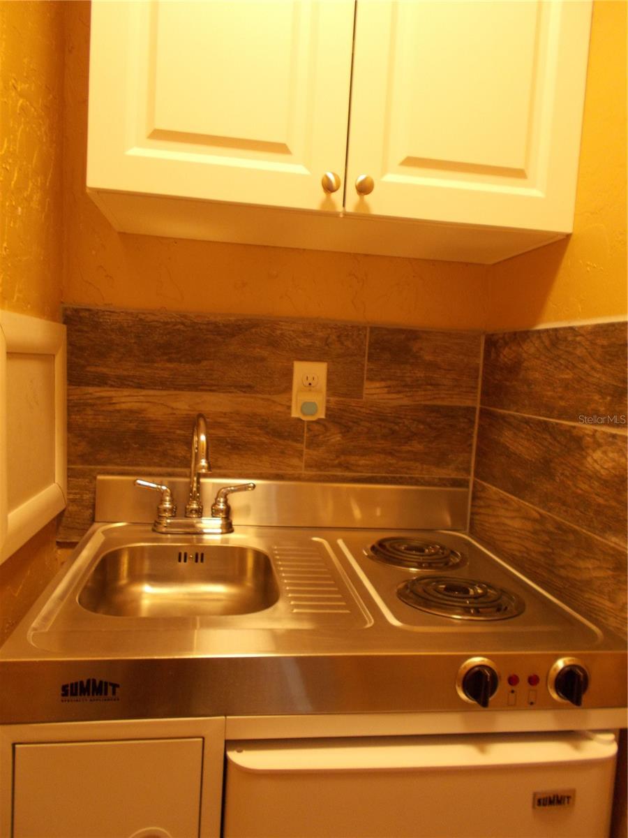 Image 19 of 23 For 543 Maple Leaf Court 543