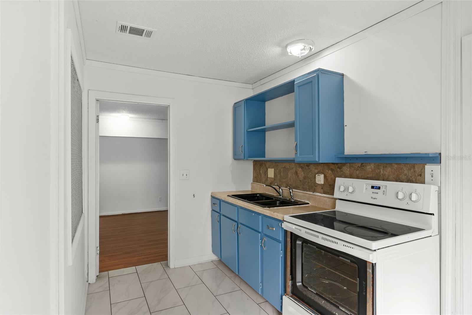 Image 24 of 58 For 2500 Avenue O Nw