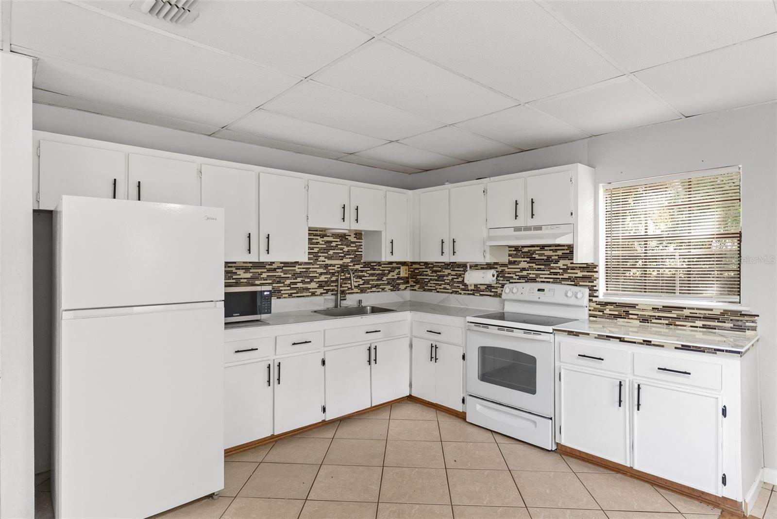 Image 32 of 58 For 2500 Avenue O Nw