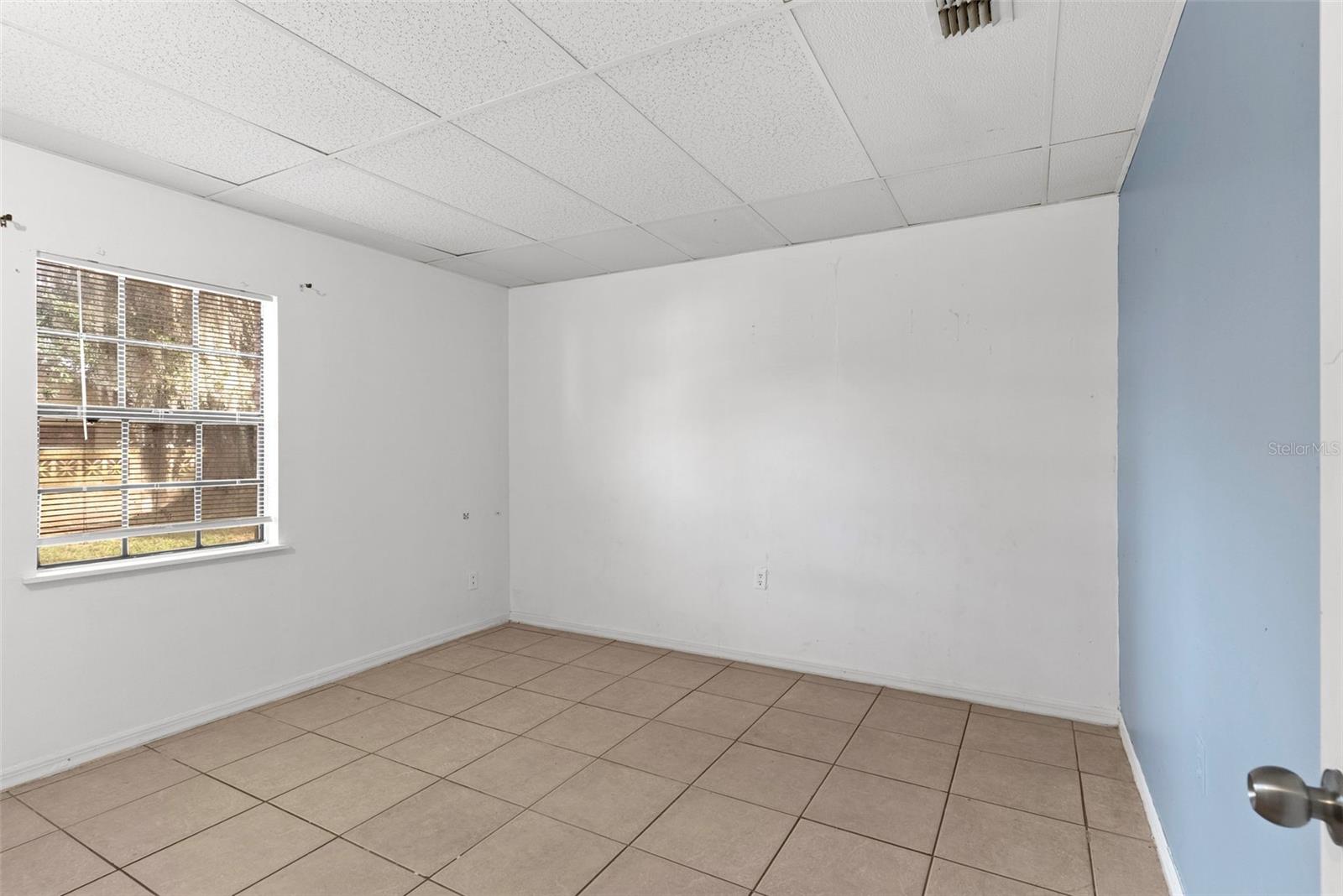 Image 33 of 58 For 2500 Avenue O Nw