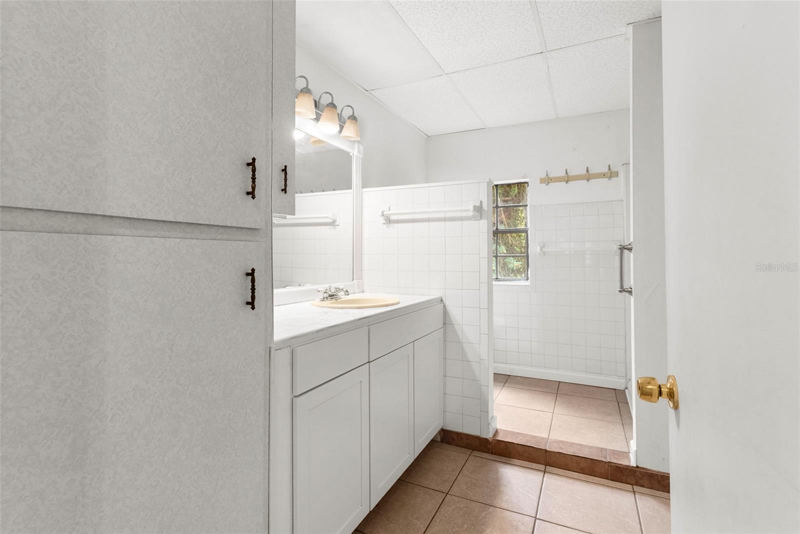 Image 35 of 58 For 2500 Avenue O Nw