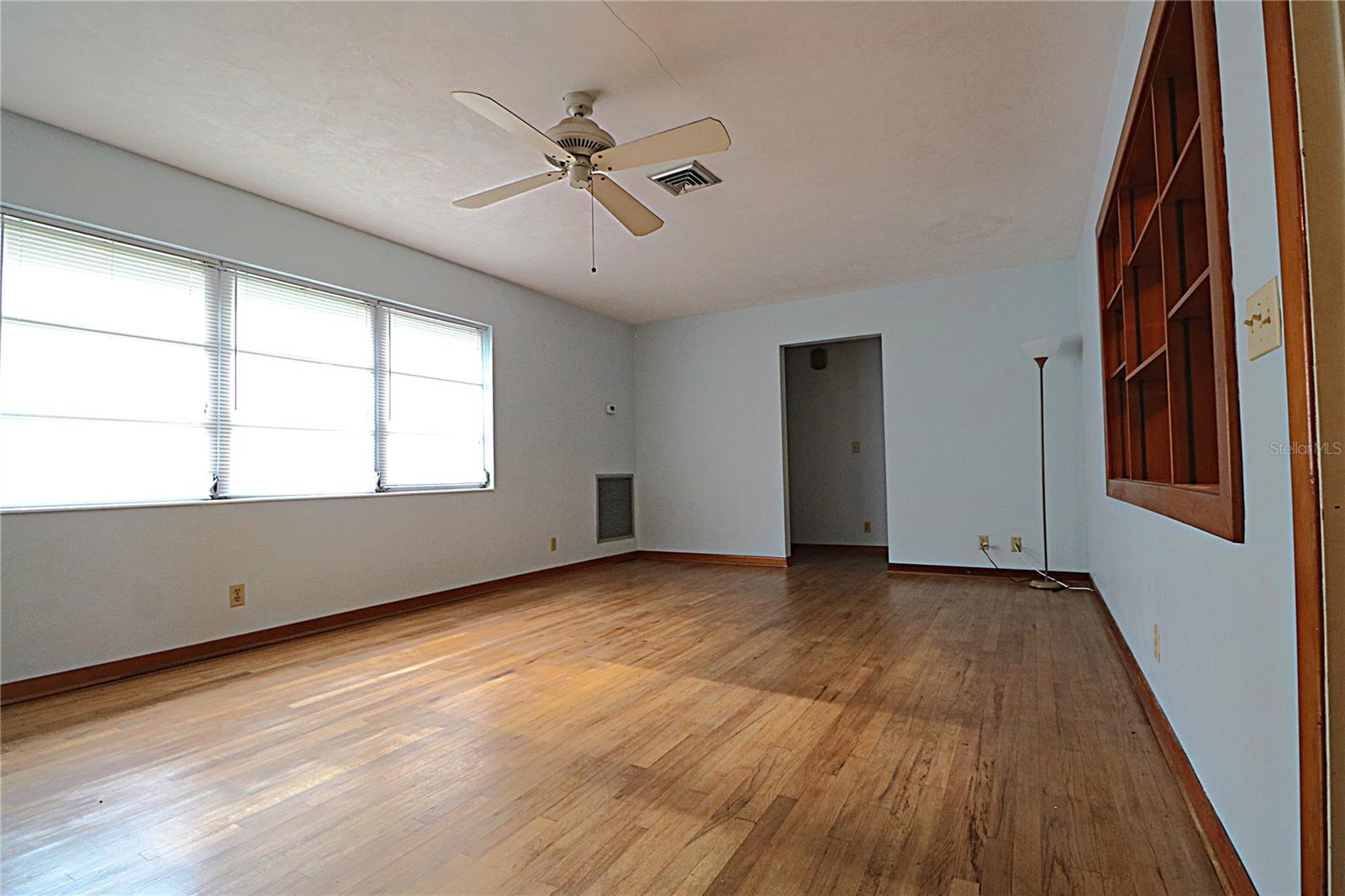 Image 2 of 16 For 1000 Cody Cove Road