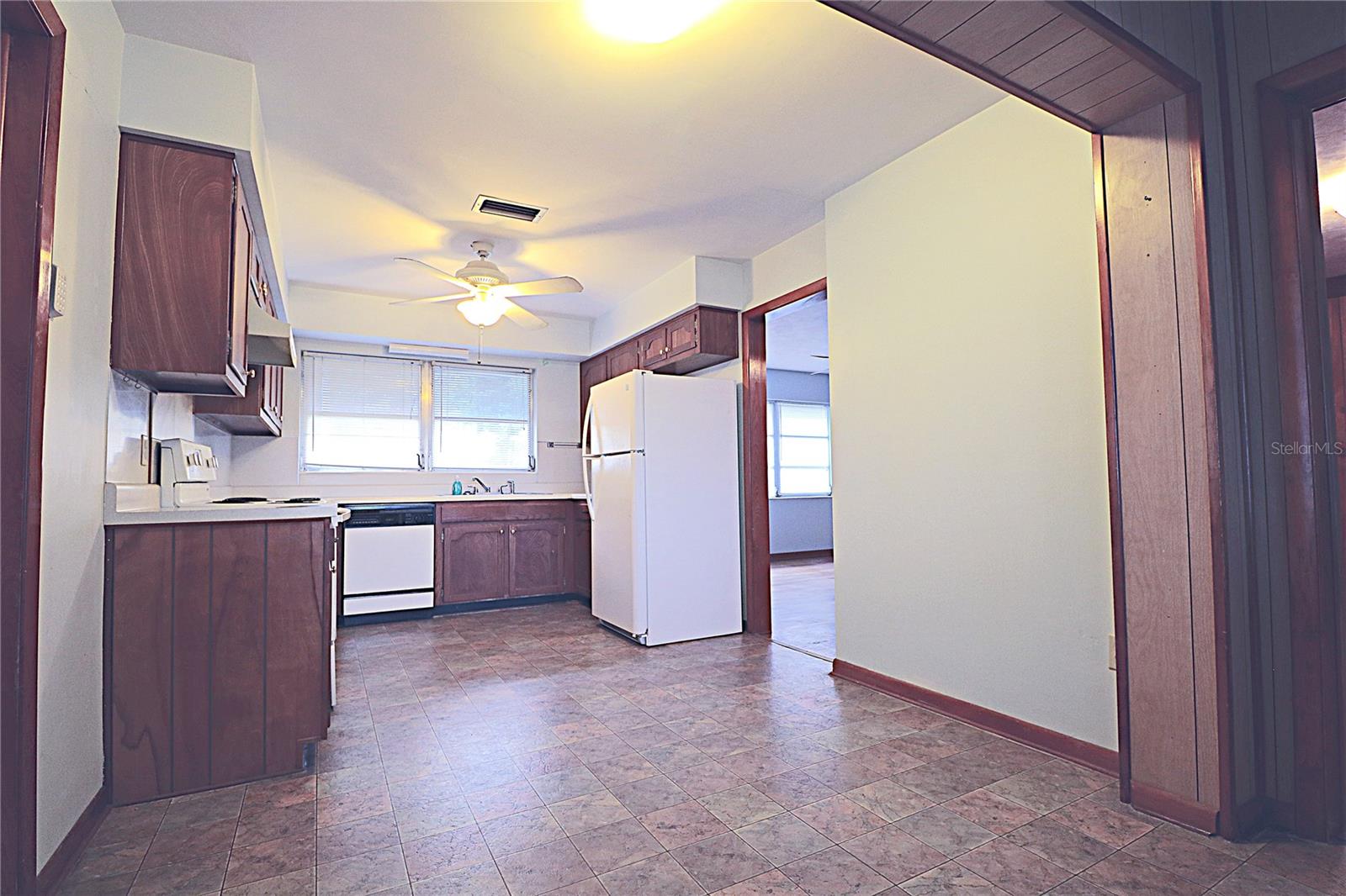 Image 7 of 16 For 1000 Cody Cove Road