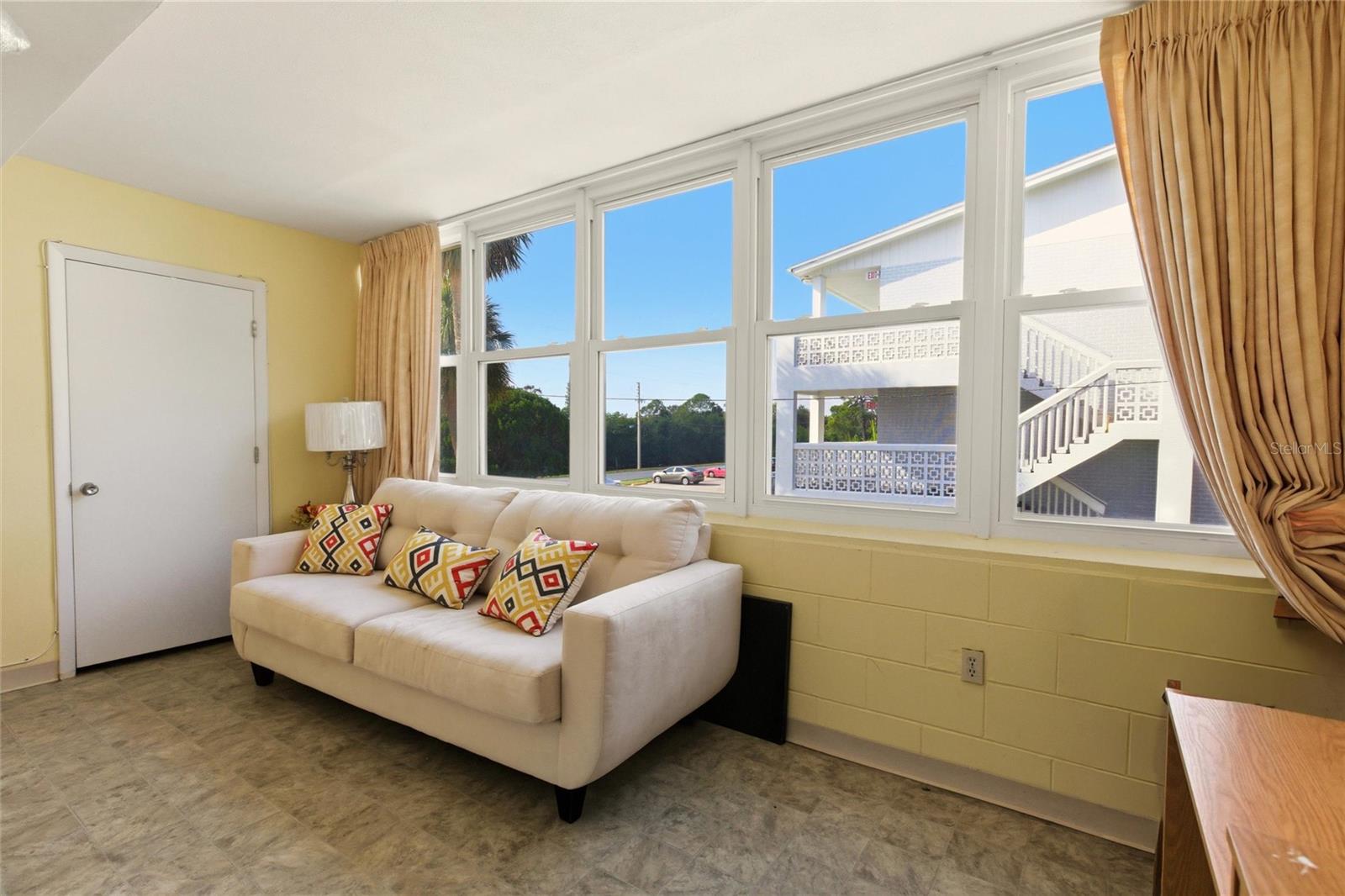 Image 11 of 25 For 7770 Dr Martin Luther King Jr Street N 201