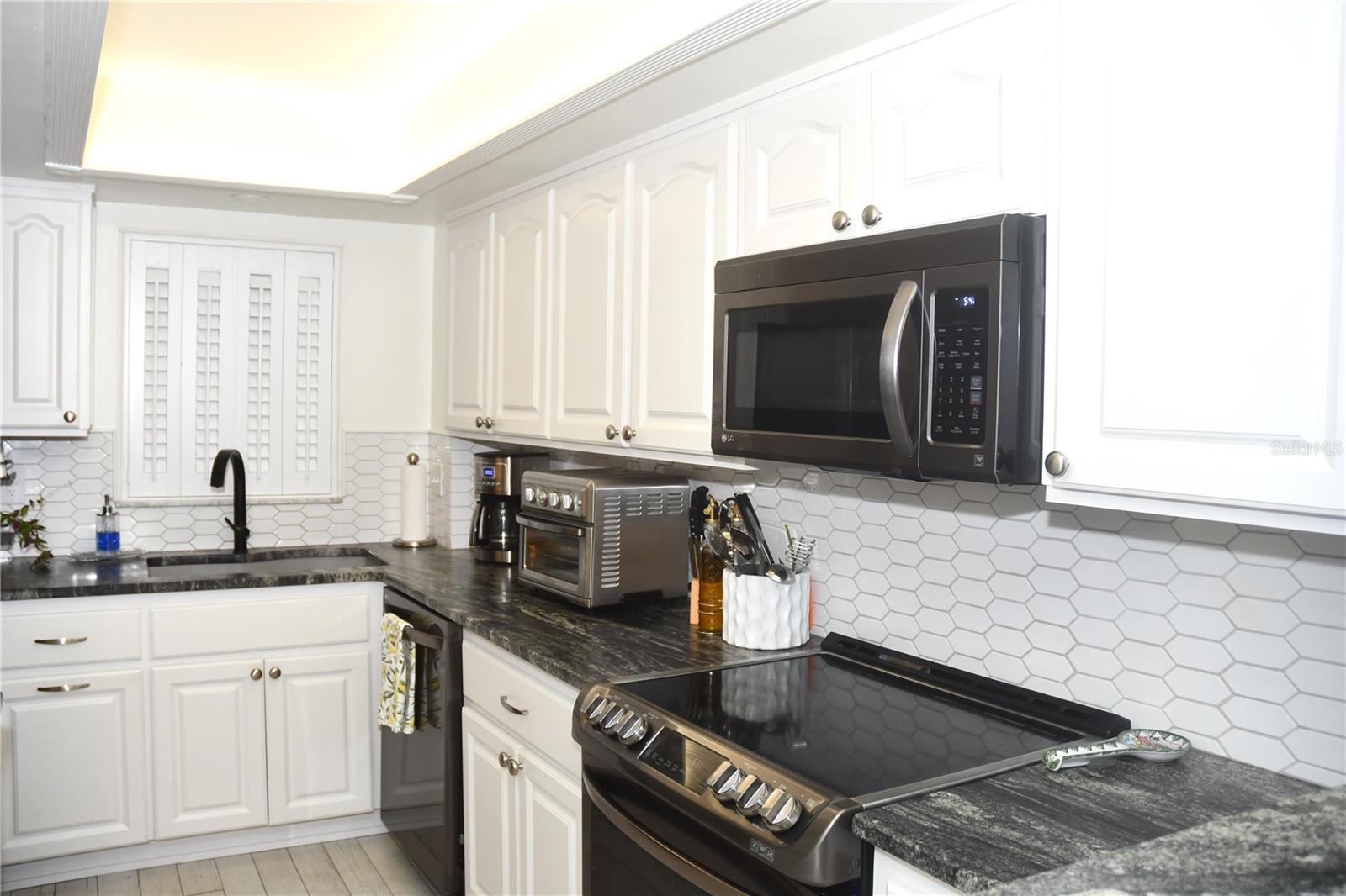 Image 13 of 49 For 601 Mcdonald Street 206