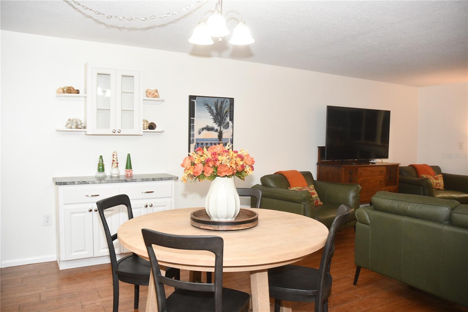 Image 2 of 49 For 601 Mcdonald Street 206