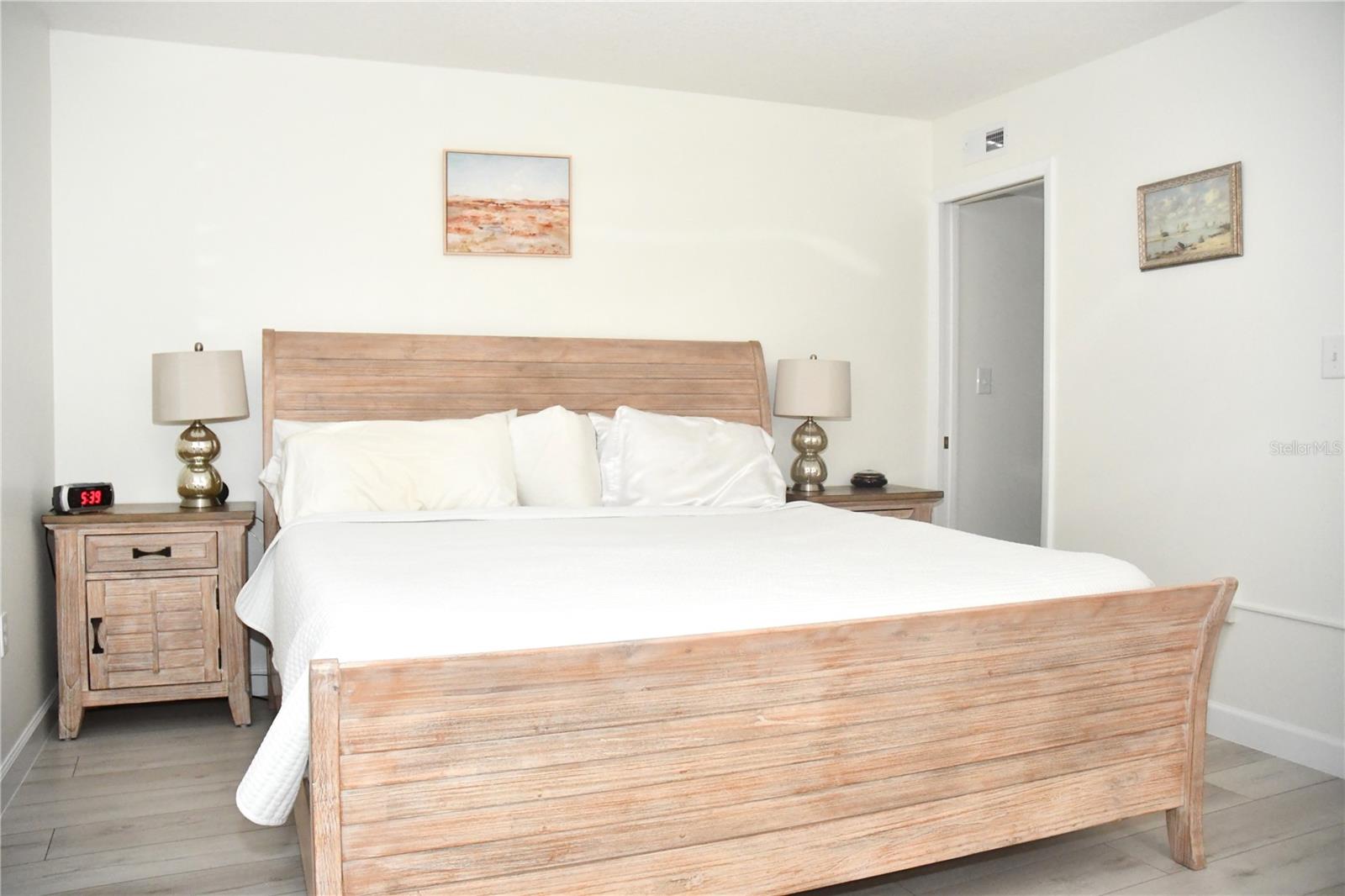 Image 24 of 49 For 601 Mcdonald Street 206