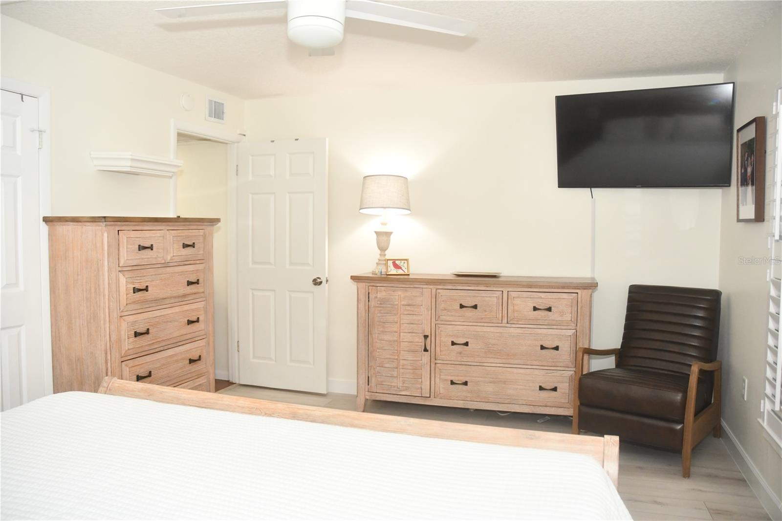 Image 25 of 49 For 601 Mcdonald Street 206