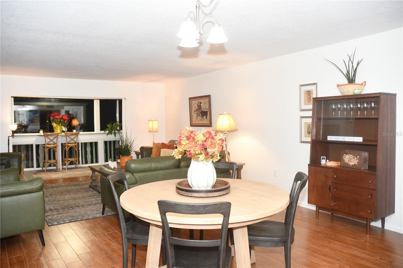 Image 3 of 49 For 601 Mcdonald Street 206