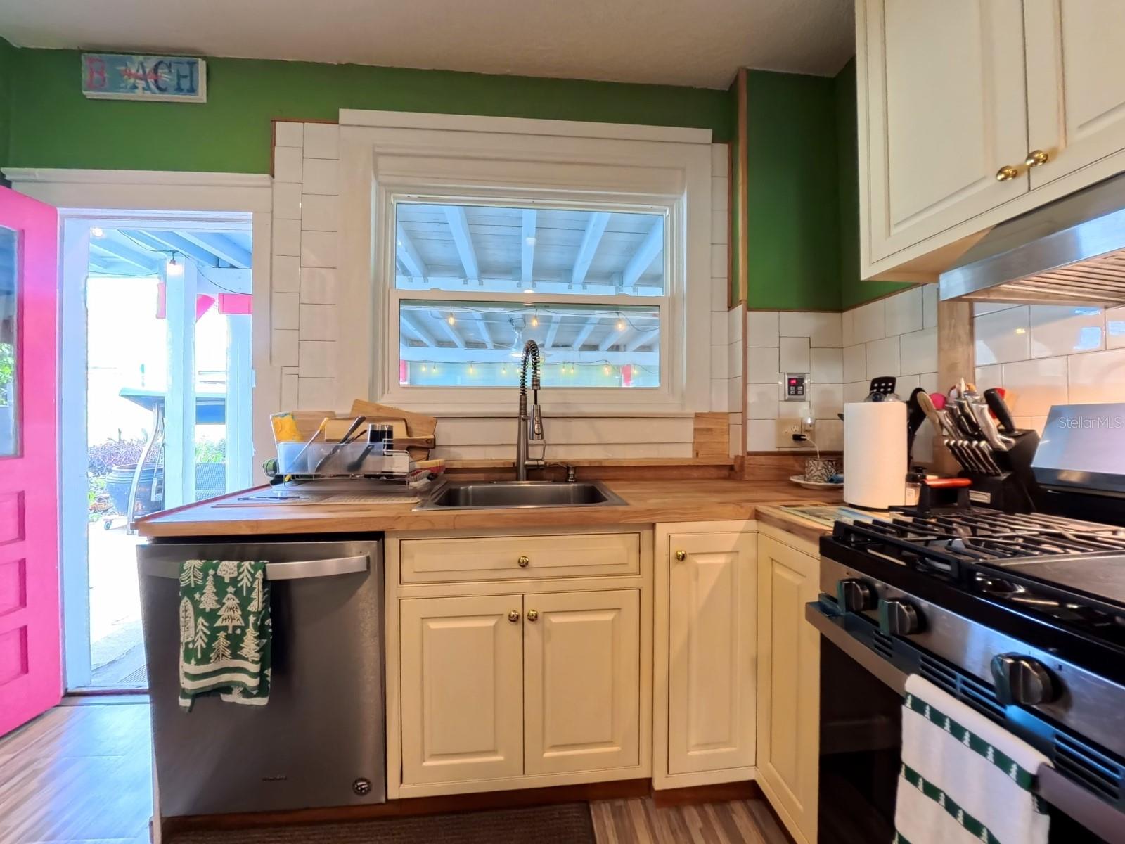 Image 26 of 93 For 434 Vermont Avenue