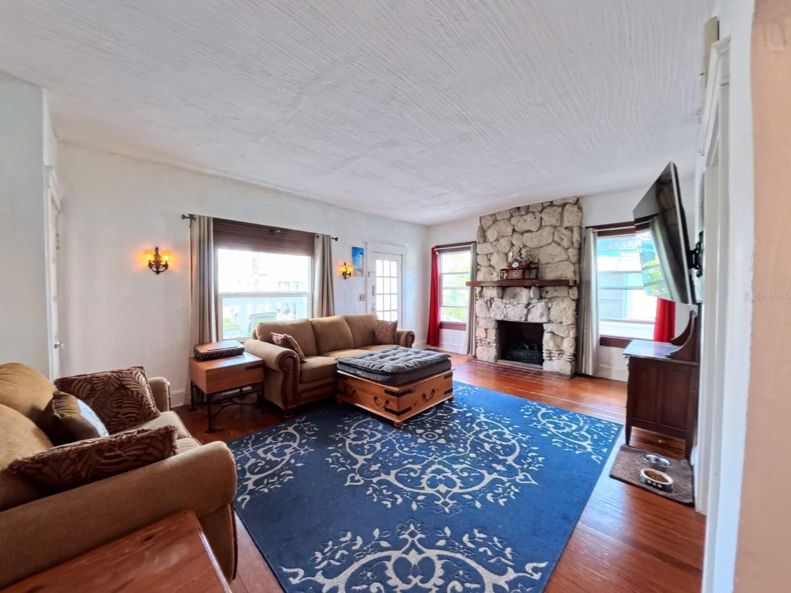 Image 36 of 93 For 434 Vermont Avenue