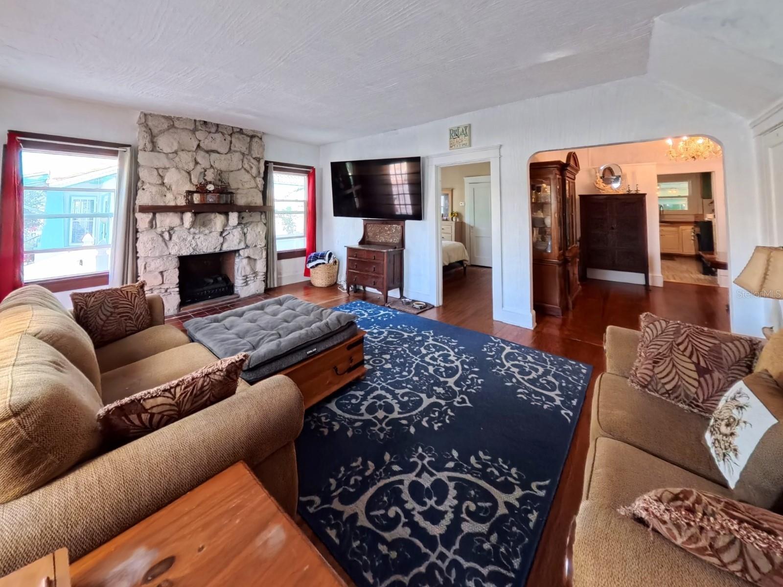 Image 37 of 93 For 434 Vermont Avenue