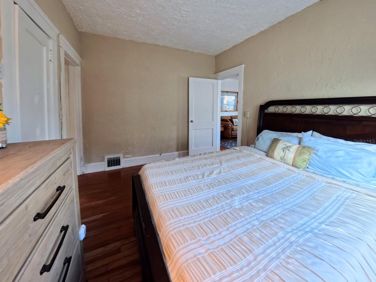 Image 46 of 93 For 434 Vermont Avenue